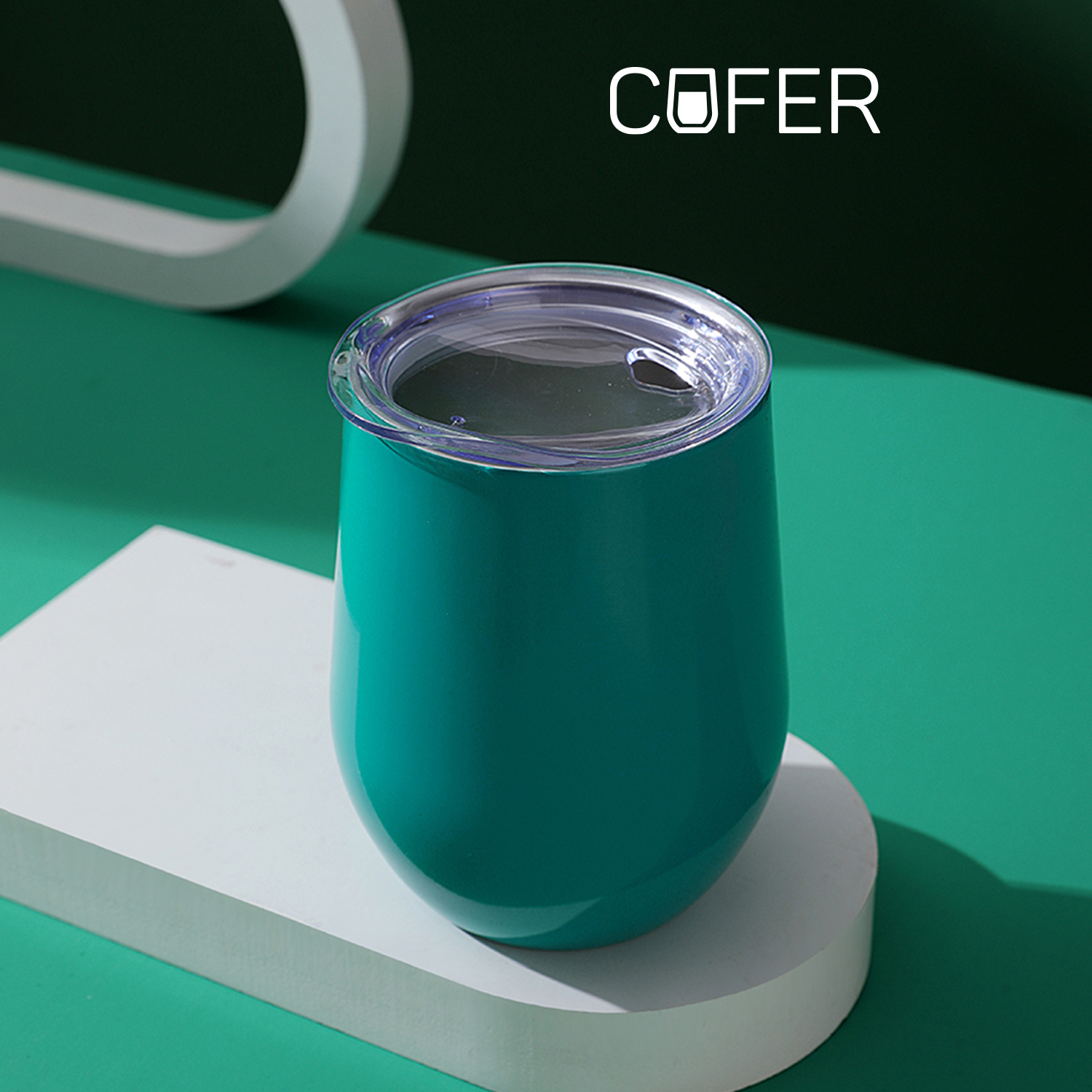 изумрудный